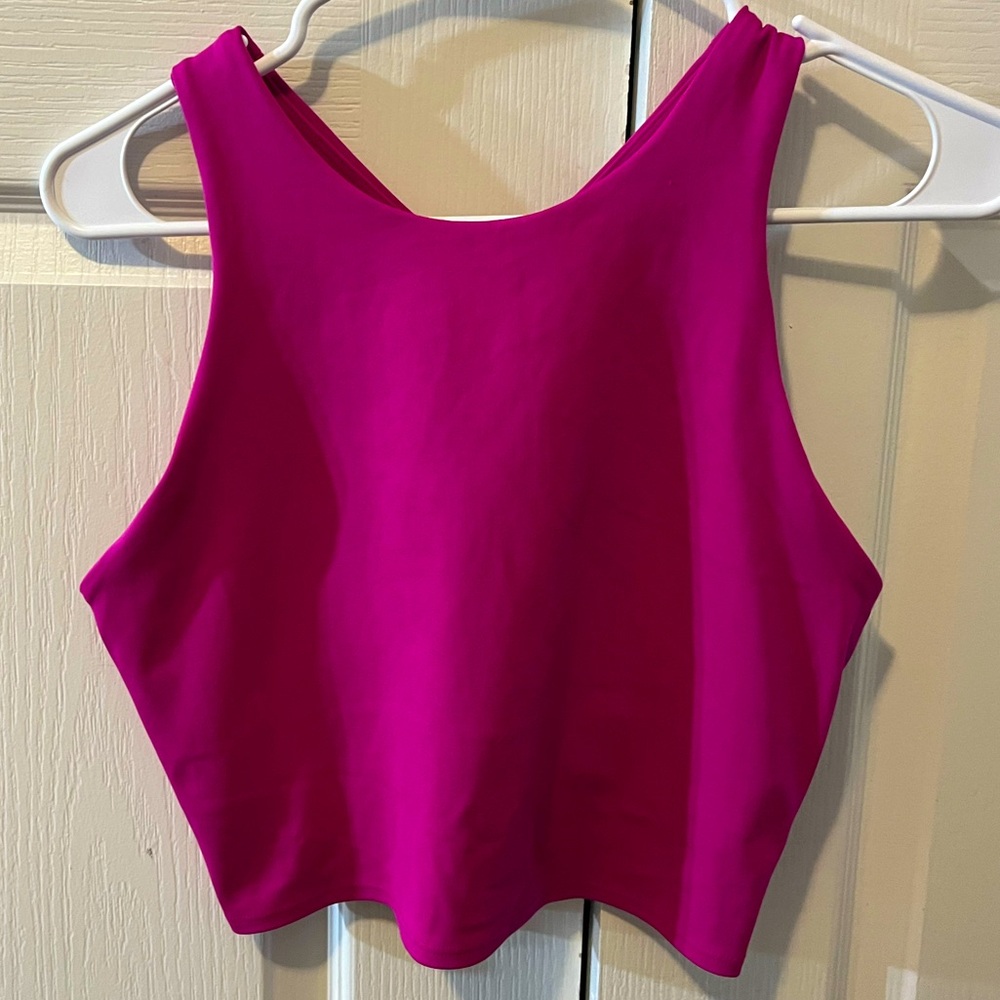Athleta Conscious Crop